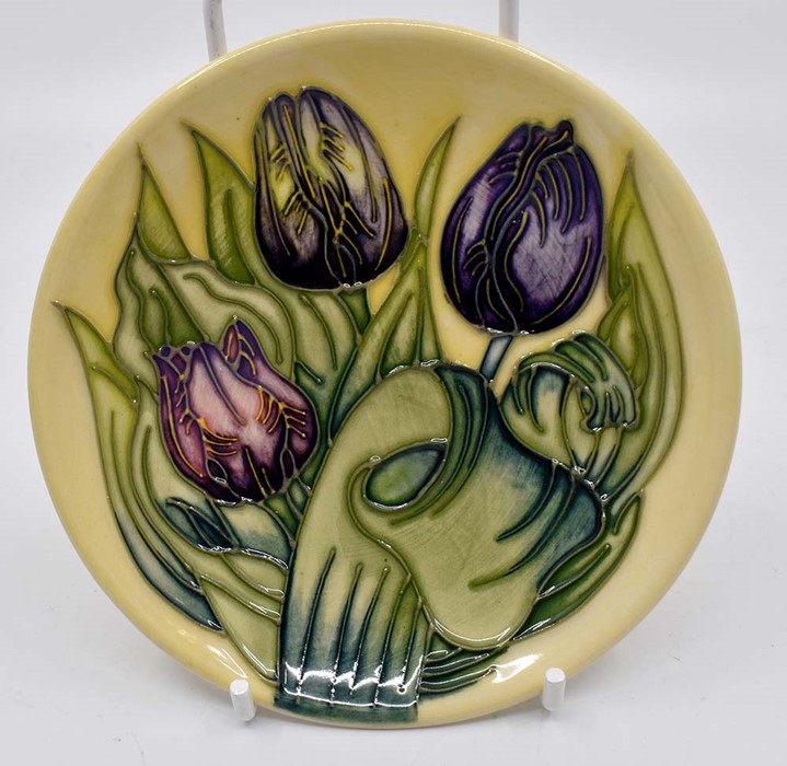 A Moorcroft Tulips coaster, shape no: 780/4, dated 16/03/1998, trial piece Condition Report: very