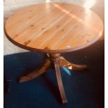 ***OBJECT LOCATION BISHTON HALL*** A 20th Century oak circular occasional table. 75cm H x 91cm W