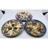 Moorcroft: 3 Moorcroft year plates 1998 'Summers End' pattern, no 233/750, 1999 'Tiger Lily'