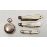 A silver sovereign case, by Dennison Watch Case Co, assayed Birmingham 1912, (in good condition),
