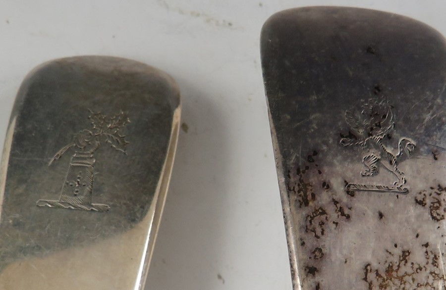 A late William IV "fiddle pattern" silver Stilton scoop bearing armorial crest. London 1835 by - Image 3 of 4