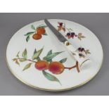 A late twentieth century Royal Worcester cake plate and matching knife, c. 1974. Both pieces