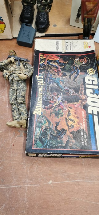 **REOFFER NOV AC SAME GUIDE** Giant M75 Tank plus various military related, combat soldier, GI Joe - Image 5 of 11