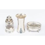 A collection of early 20th Century silver to include: an Edwardian silver mounted scent bottle and