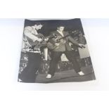 10 x 8 AUTOGRAPHED PHOTO SCOTTY MOORE ( ELVIS PRESLEY ) Potentially unreleased photo as even