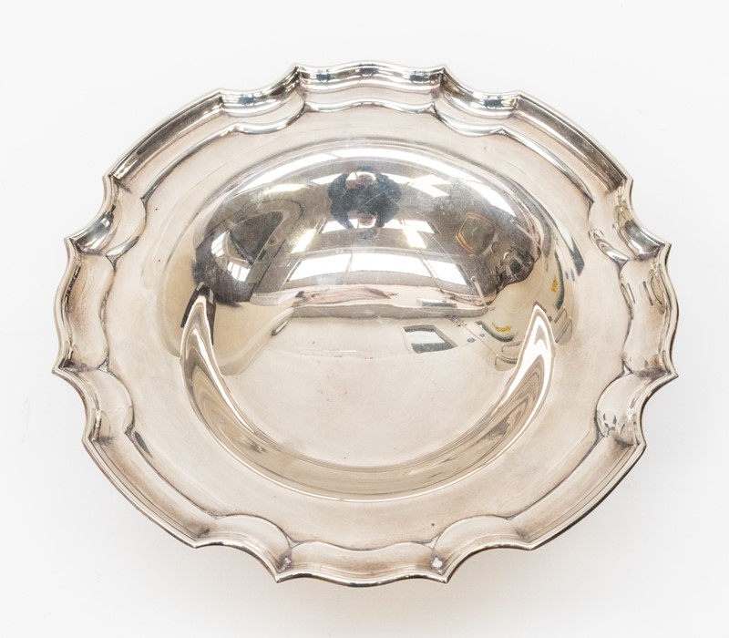 A George VI silver comport, with wavy raised rim, on trumpet foot by James Dixon, Sheffield, 1949,
