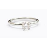 A diamond and platinum solitaire ring, the brilliant cut diamond approx 0.50ct, four claw sestting