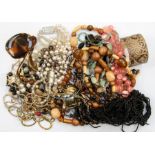 A collection of late 20th Century costume jewellery