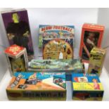 Collectables: A collection of assorted curios to include: Eagle Design-A-Plane construction set,