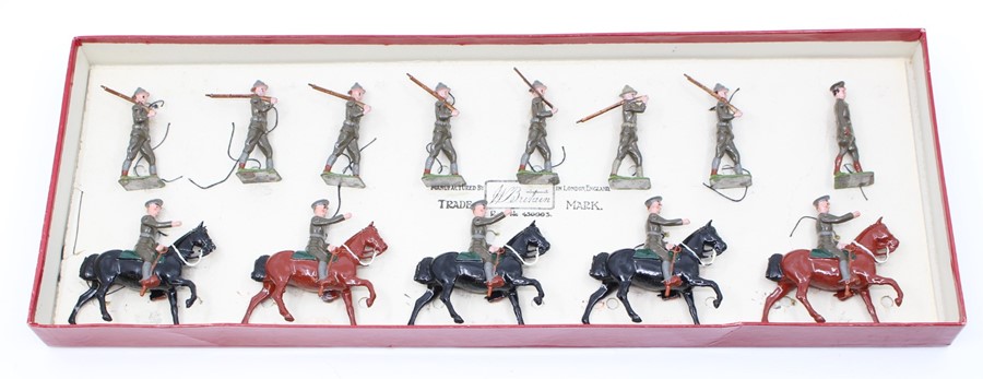 Britains: A boxed Britains, Types of USA Forces, Infantry & Cavalry, No. 267, in original box with - Bild 2 aus 2