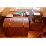 Various early 20th century metal and leather trunks (3) Condition Report: Signs of wear and tear,