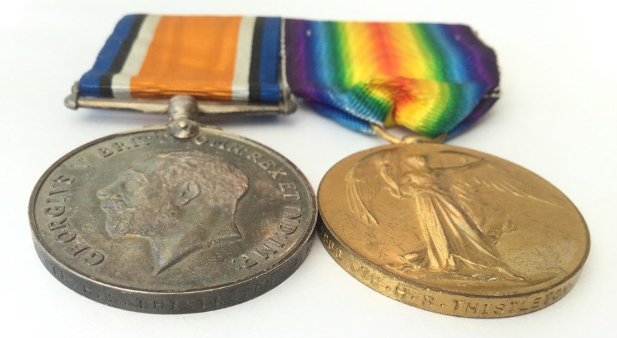 WW1 British War Medal and Victory Medal to 61866 Pte HS Thistleton, RAMC. Mounted on a bar with - Image 2 of 2