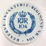 WW1 Imperial German Commemorative Plate for Reserve Infanterie Regiment No 104. Maker marked for