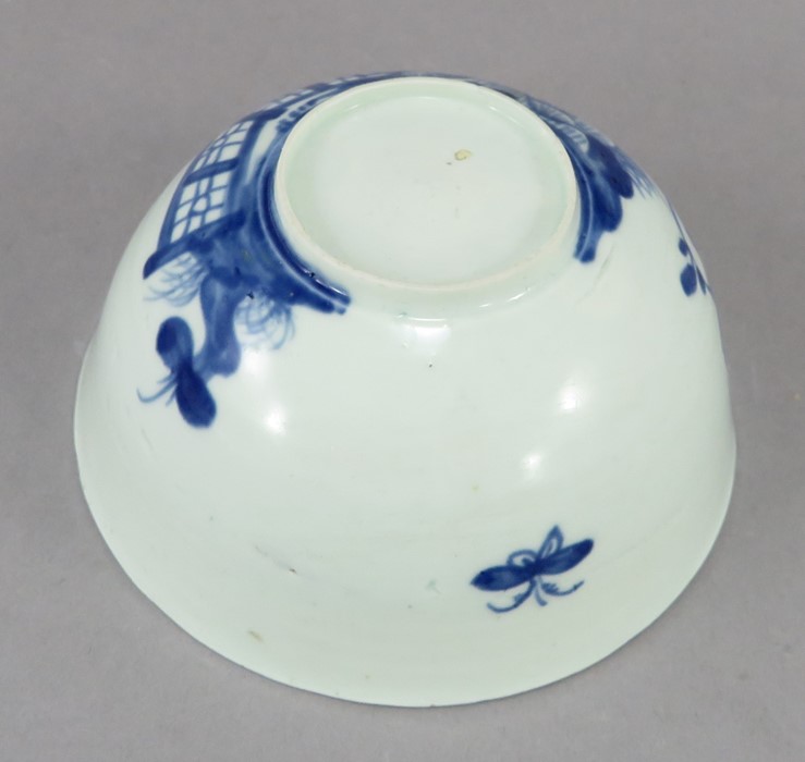 A mid-eighteenth century blue and white hand-painted Vauxhall porcelain tea bowl, c.1758-60. It is - Image 2 of 2