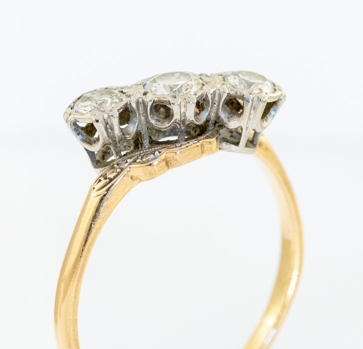A three stone diamond ring, 18ct and platinum, wit - Image 2 of 2