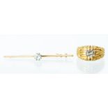 An 18ct yellow gold solitaire diamond ring, with r