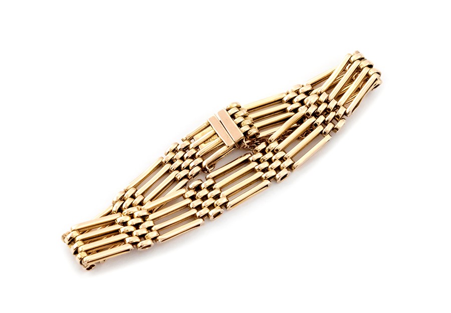 A 15ct yellow gold four-bar Gate Bracelet with box