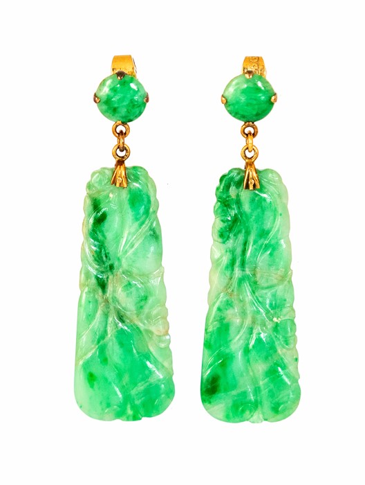 A pair of 9ct jade Earrings each with  tapered rec