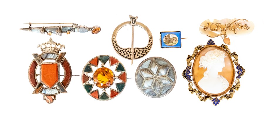 An assorted collection of antique and later brooch