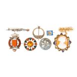 An assorted collection of antique and later brooch