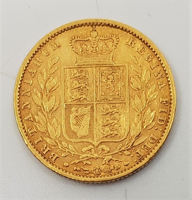 An 1861 Victoria "Young bust" gold sovereign, rev. shield. - Image 2 of 2