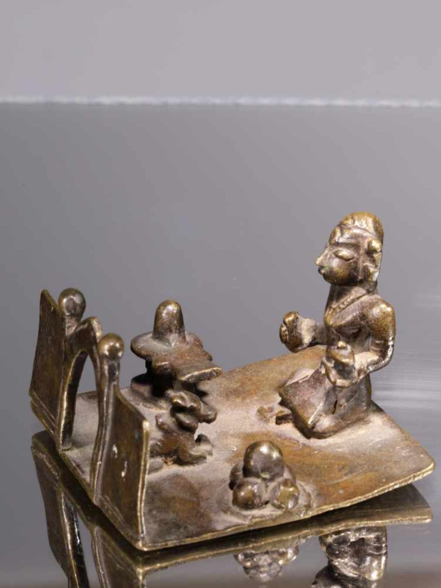 DELICATE HINDU SHRINEBronzeIndia 18th centuryDimensions: Height 4,5 cm , Wide 6 cm , Depth 6