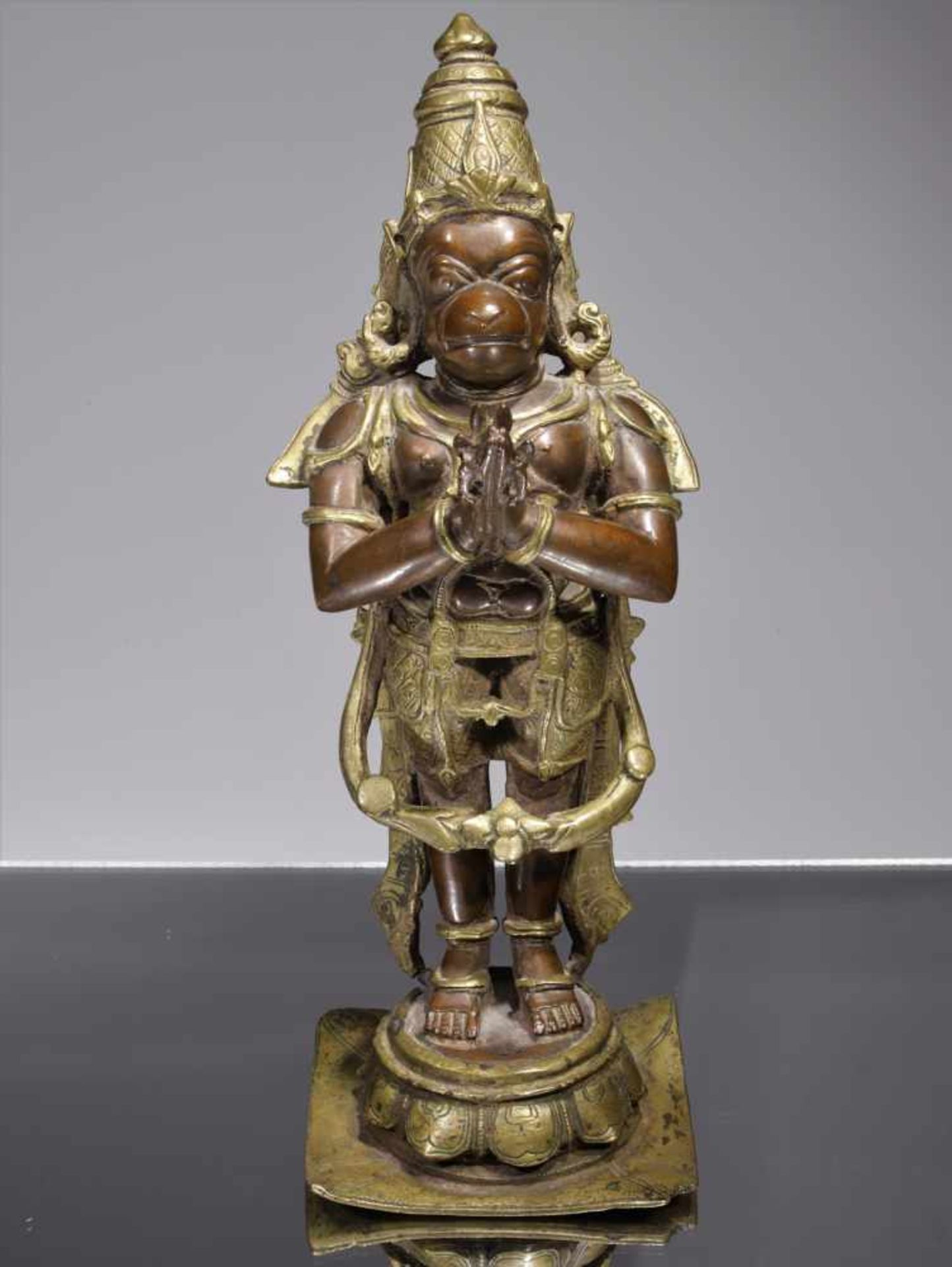 STANDING BI-METALL HANUMANBronzeIndia , 18th centuryDimensions: Height 29 cm Weight: 4144