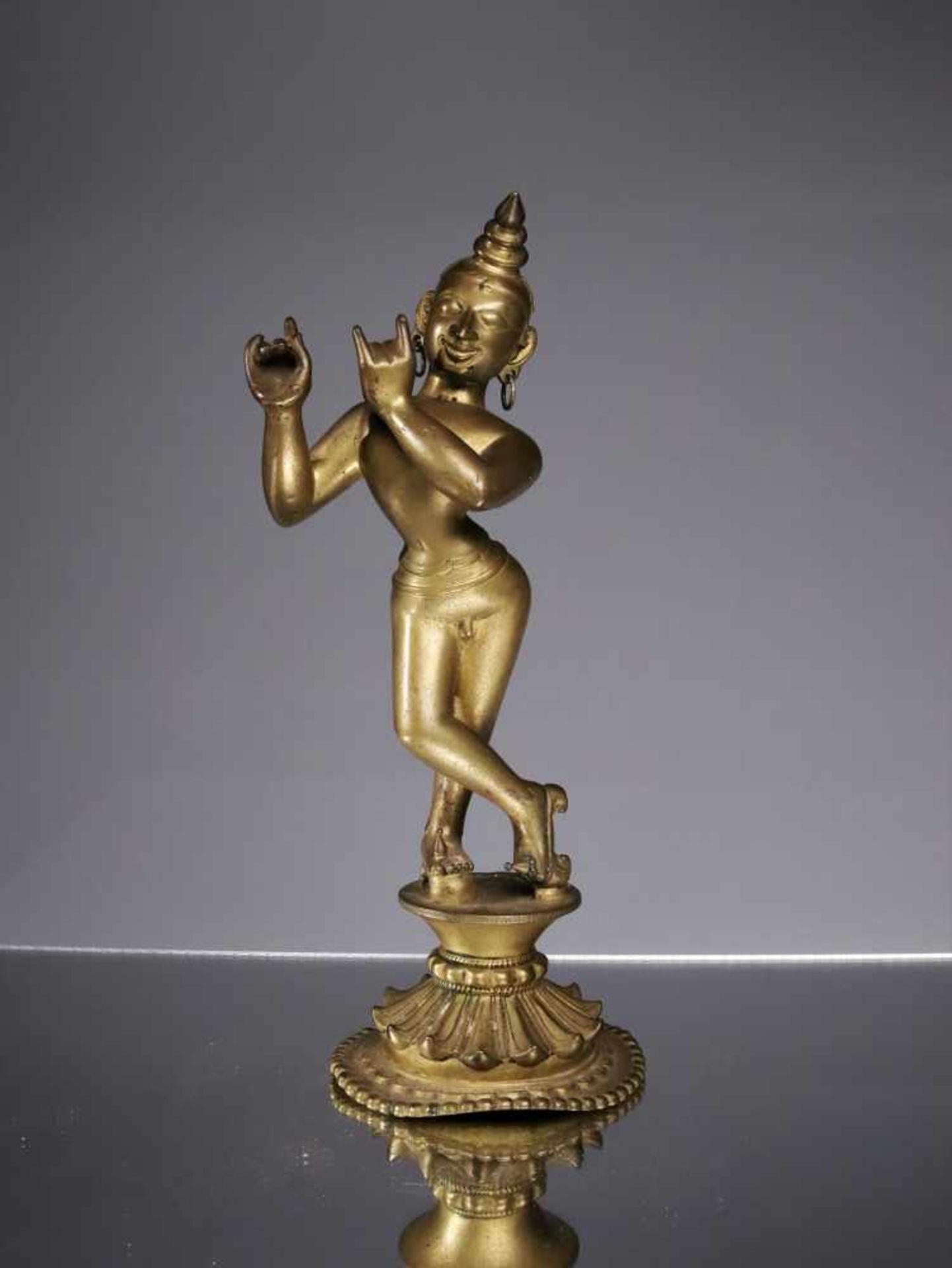 KRISHNABronzeIndia , 16th centuryDimensions: Height 27 cm ; Wide 10 cm ; Depth 10 cmWeight: 1882