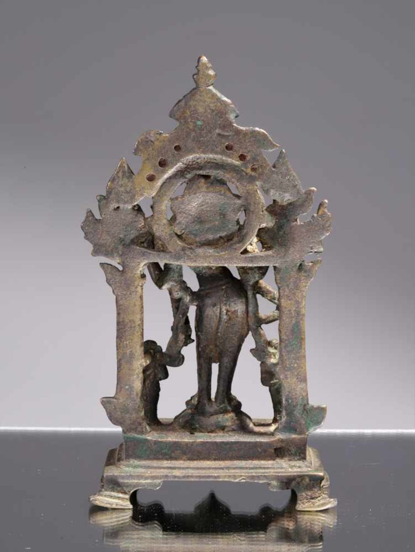 PRAJNAPARAMITABronzeIndia 16th centuryDimensions: Height 16 cm ; Wide 8 cm ; Depth 5 cmWeight: 460 - Bild 2 aus 2