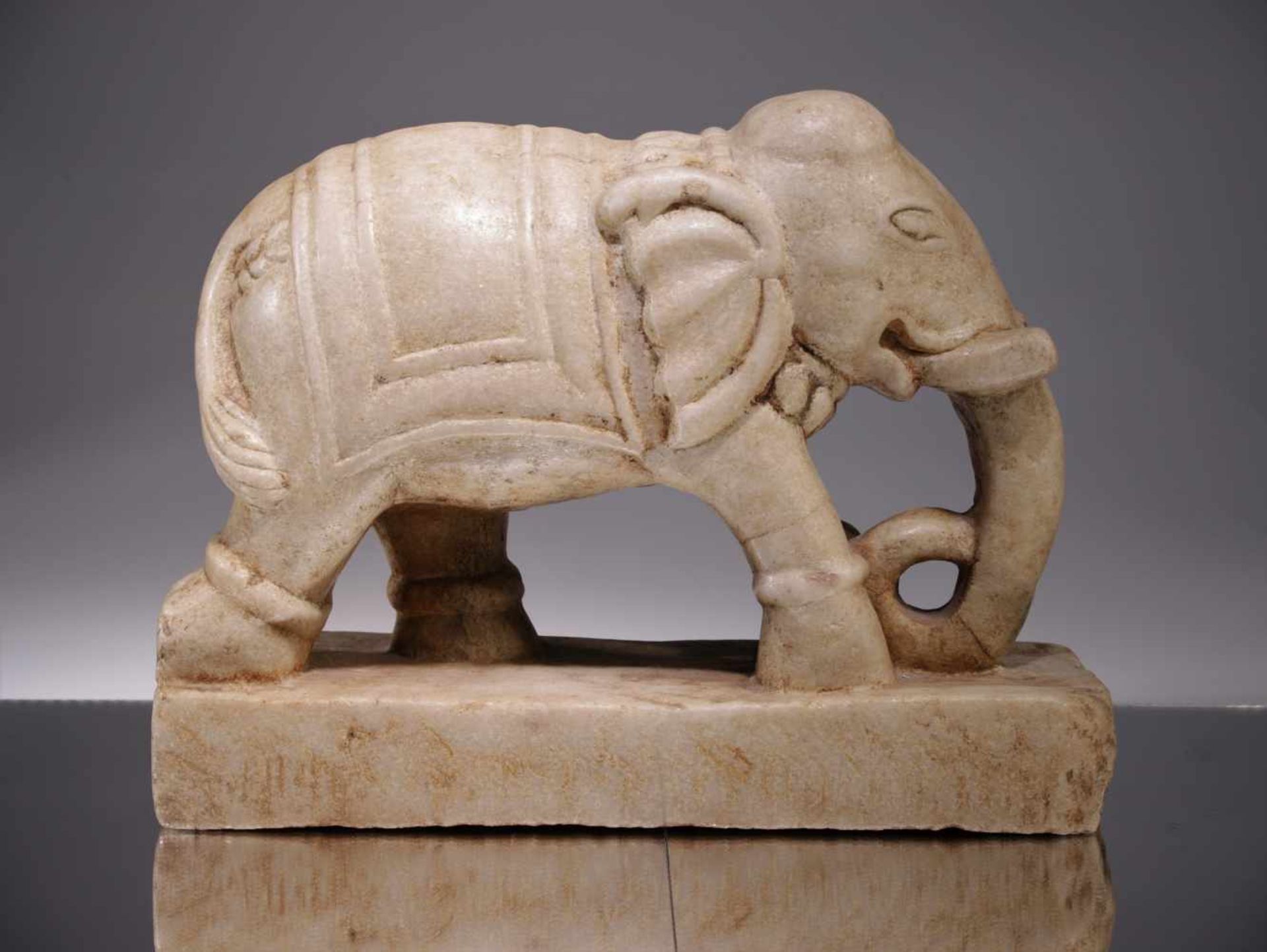 ELEPHANTMarble,India 18th centuryDimensions: Height 24 cm , Wide 31 cm , Depth 11 cmWeight: 10890