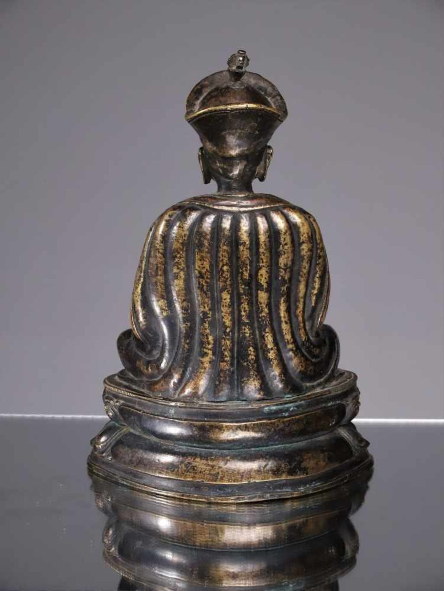 LAMABronze with Silver and Copper inlaysTibet 18th centuryDimensions: Height 21 cm Wide 15 cm - Bild 2 aus 2