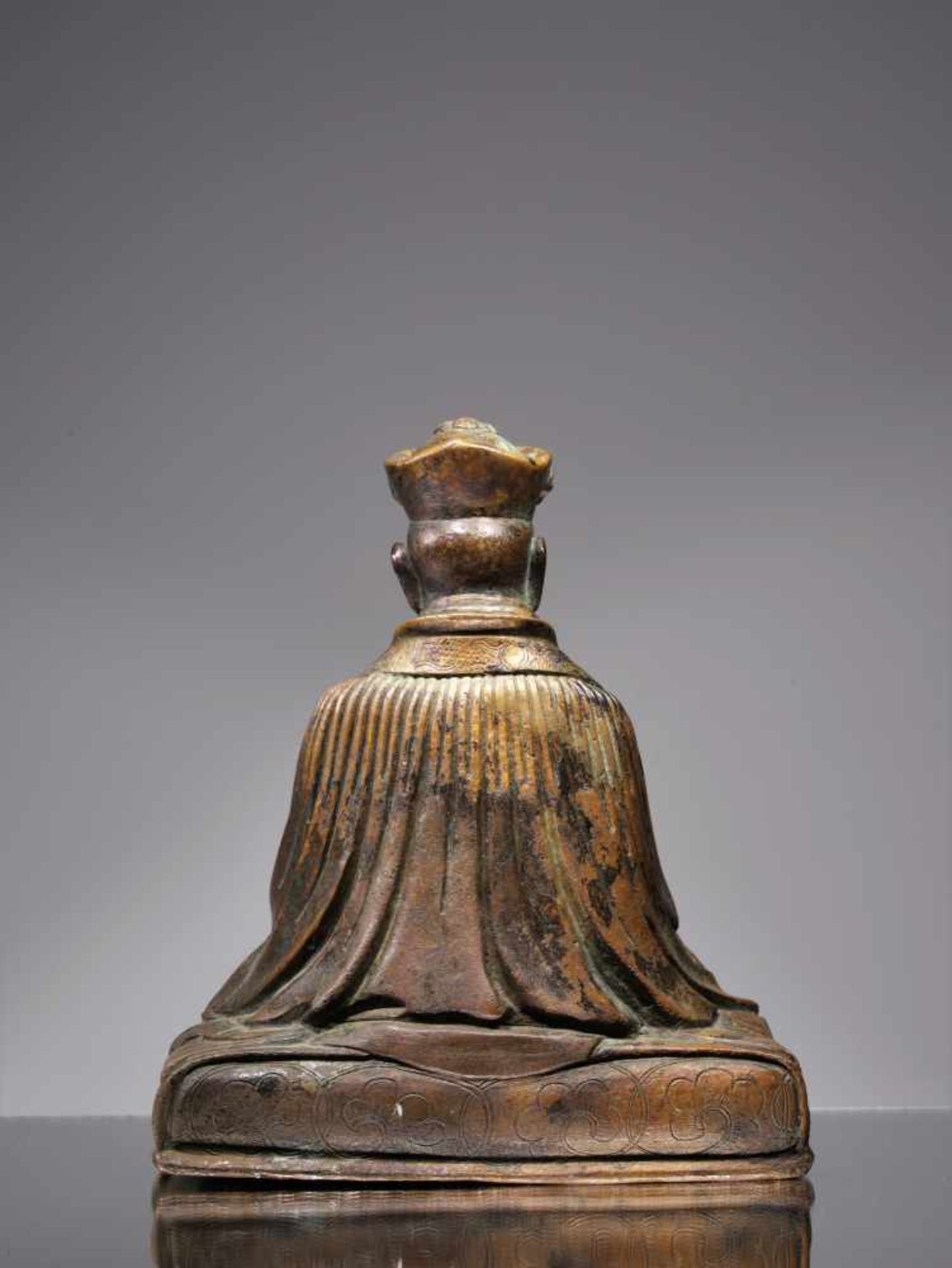 LAMABronze,Tibet, 18th century,Dimensions: Height 17,5 cmWeight: 2250 gramsA lama sitting on a - Bild 2 aus 2