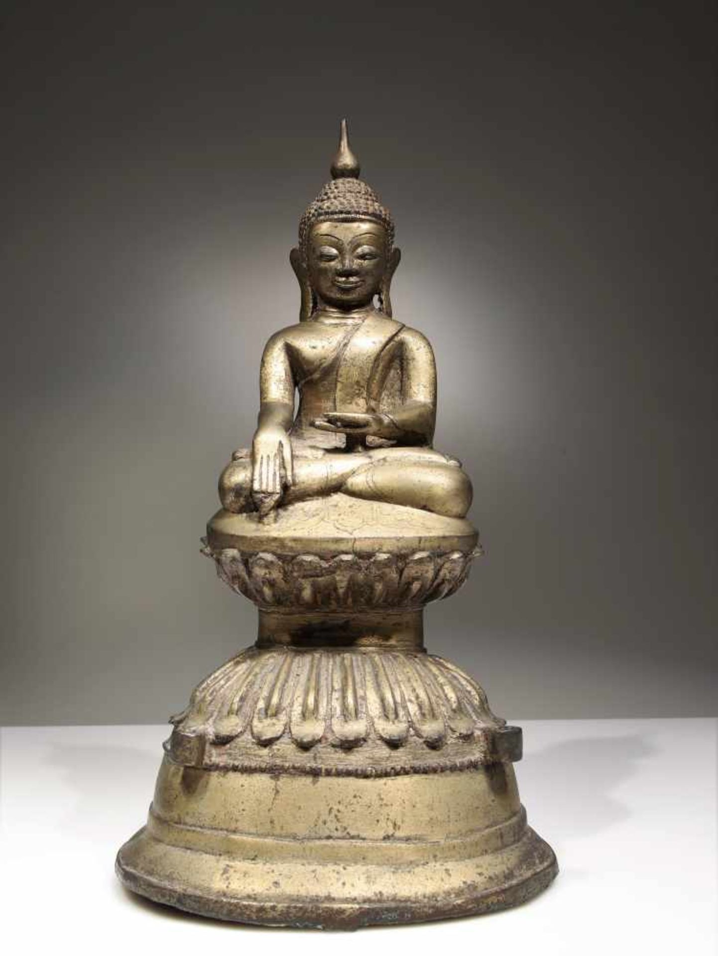 SITTING BUDDHA