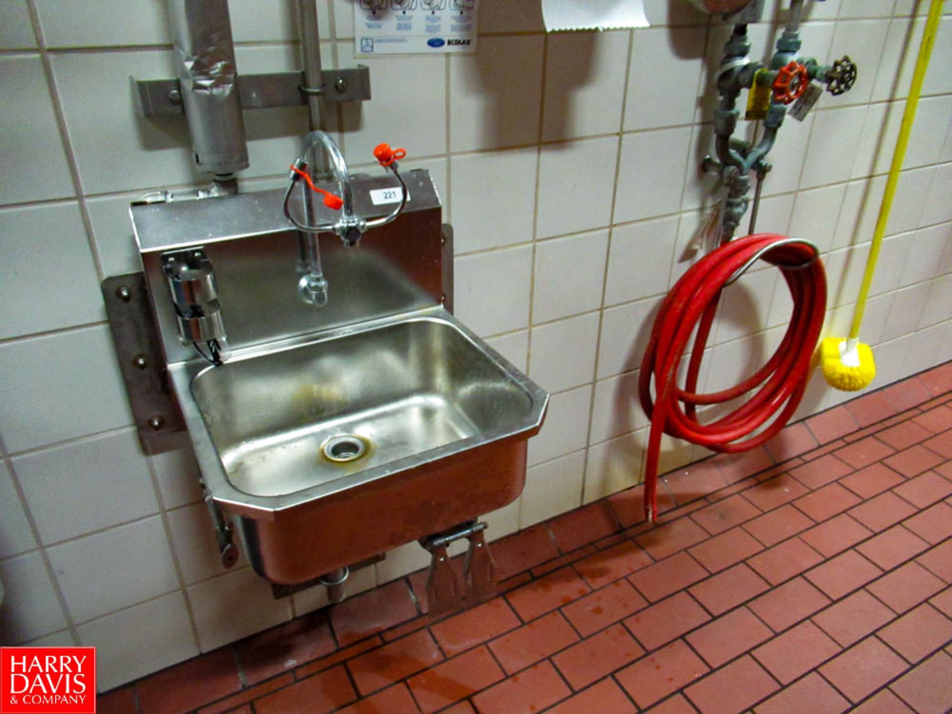 [Lot] Stainless Wash Sink, with (2) Strahman Hot Water Mixers, Located In Culture Tank Area -