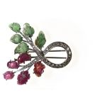 1950's brooch 18 kt white gold and platinum, depicting 2 crossed branches, one set with 5 carved