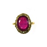Ruby ring +/- 8.5 ct 18 kt yellow gold, set with +/- 8.5 ct ruby (heat-treated). Hallmark: 18K. TD: