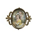 Painted miniature brooch 9 kt rose gold, set with a painted miniature depicting a young woman,