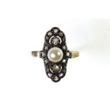Belle Epoque marquise ring 18 kt yellow and white gold set with a pearl and small rose-cut