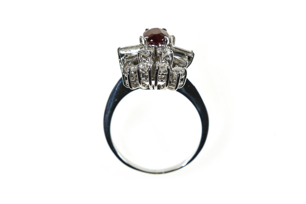 Ruby ring 1.01 ct 18 kt white gold, set with a 1.01 ct untreated oval ruby (GIA certificate n° - Image 4 of 5