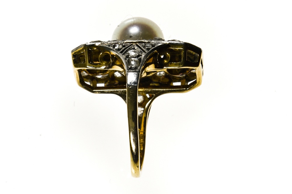 Belle Epoque ring 18 kt yellow and white gold, rectangular, set with a white pearl in the centre ( - Image 3 of 5