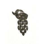 1950's brooch 18 kt white gold and platinum, composed of a pattern of jointed scales set with small