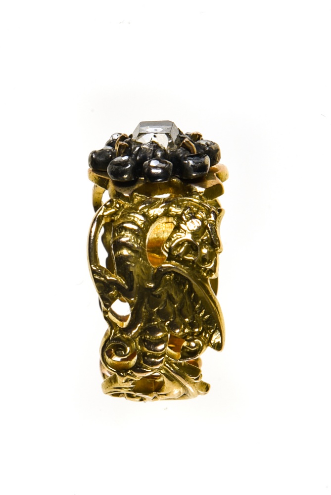 Dragon ring band 18 kt yellow gold et argent, carved with 2 dragons and set with a square rose-cut - Image 4 of 4