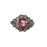 Pink sapphire ring 2.32 ct 18 kt white gold, set with a 2.32 ct pink oval sapphire (ALGT