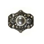 Belle Epoque ring 18 kt yellow and white gold, rectangular, set with a white pearl in the centre (