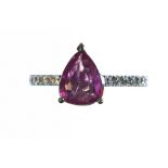 Pink sapphire ring 2.09 ct 18 kt white gold, set with a 2.09 ct pink untreated pear-cut sapphire (