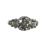 Art Deco diamond ring +/- 1.9 ct Platinum set with an old-cut +/- 1.9 ct diamond, VS (glets), nil,