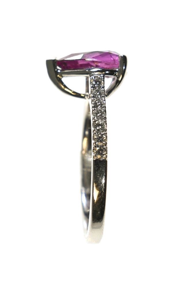 Pink sapphire ring 2.09 ct 18 kt white gold, set with a 2.09 ct pink untreated pear-cut sapphire ( - Image 4 of 4