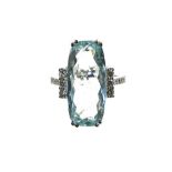 Paraiba tourmaline ring 10.68 ct 18 kt white gold, set with a 10.68 ct Paraiba tourmaline, "