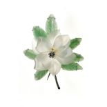 R. Simon (Brazil) Flower brooch 14 kt white gold, depicting a large flower with 6 small brilliants