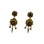 Pair of Napoleon III drop earrings 18 kt yellow gold, composed of an upper pattern set with a